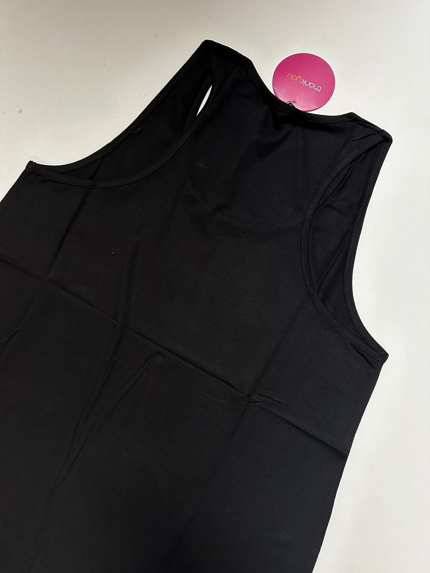 Top de modelo simples e fluído - costas